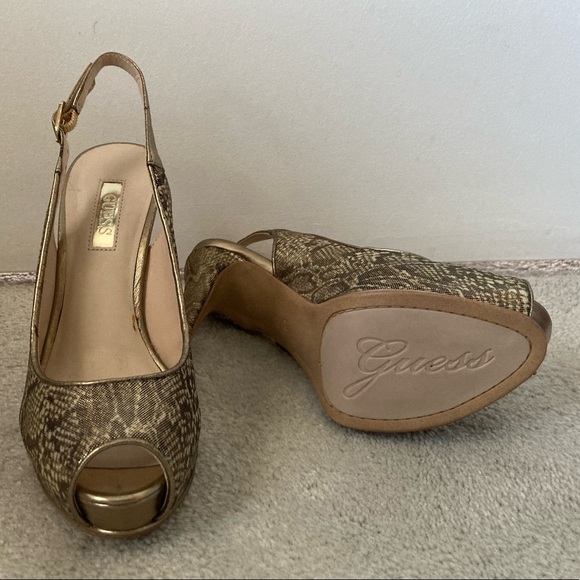 Guess snake embossed leather pumps - Picture 4 of 4